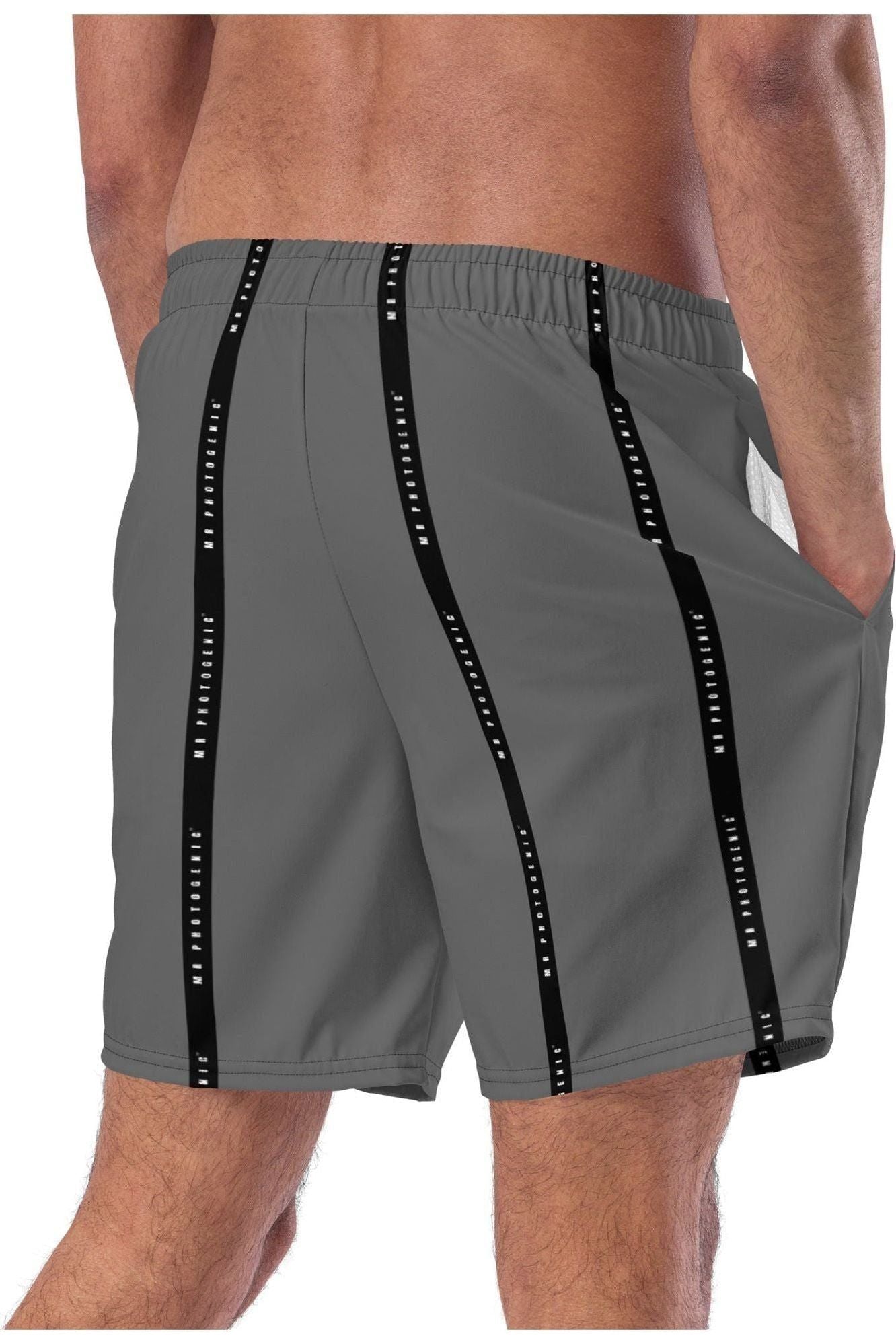 On Set Stripe Logo Shorts - Graphic